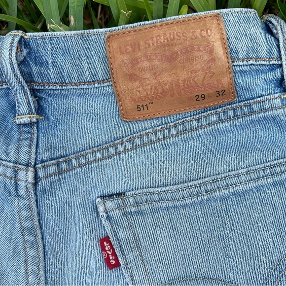 Vintage Levi's 511 Women’s Blue Jean Shorts Distressed Cut-Off Style - Picture 2 of 4